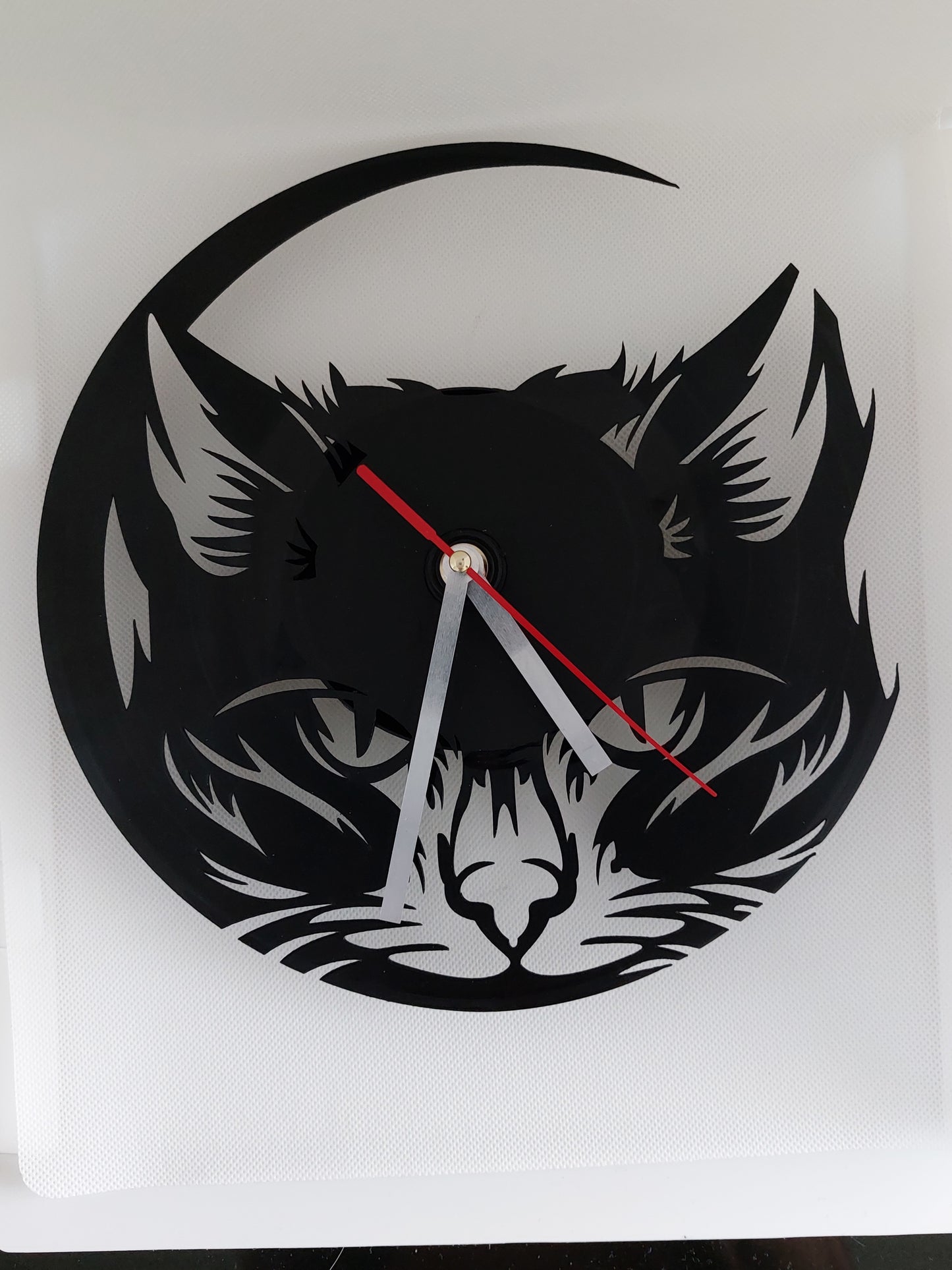 Cat-Face clock